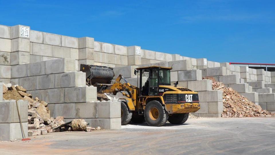 In der Hans-Striegl-Straße 7 (Industriegebiet Brandweiher) befindet sich die neue Anlaufstelle für Recycling und Entsorgung in Weiden. Bild: Kraus Recycling &amp; Entsorgung GmbH