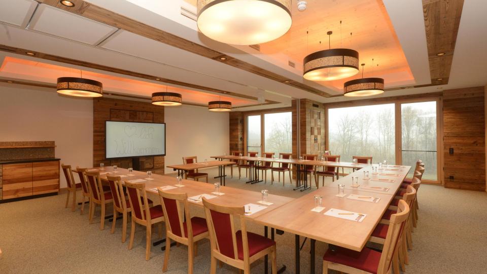 Zentraler Mittelpunkt des neuen Hotels ist im Erdgeschoss ein 80 Quadratmeter großer, auch zur Hälfte teilbarer, Tagungsraum. Bild: bey