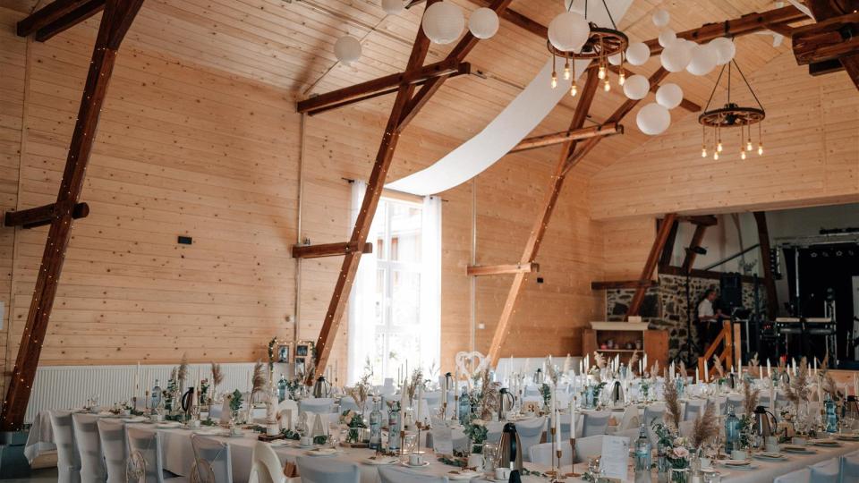 Sowohl für das Brautpaar als auch für die Gäste ist der Mühlenhof geradezu perfekt. Bild: Mühlenhof Mähring