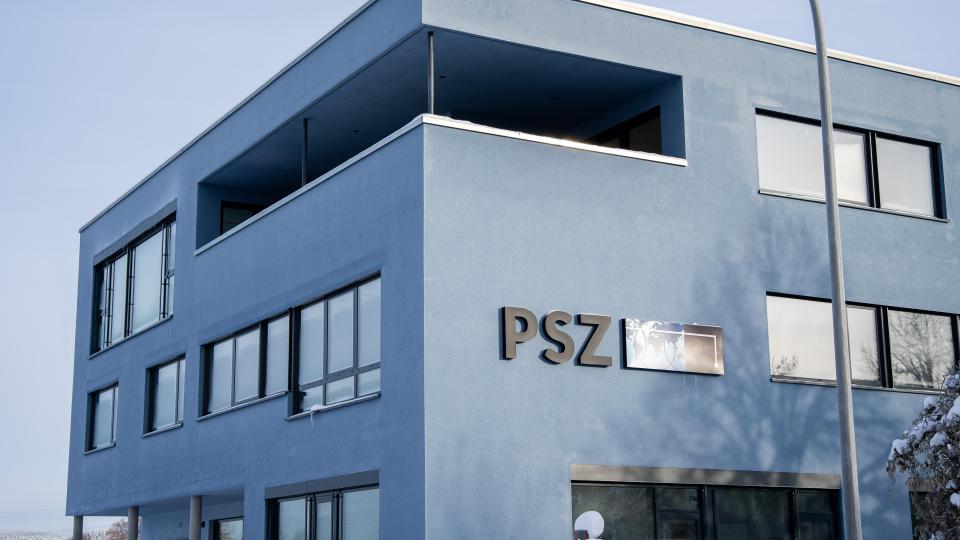 Das neue Verwaltungsgebäude nimmt Form an und verspricht eine innovative Zukunft. Bild: PSZ Electronic GmbH
