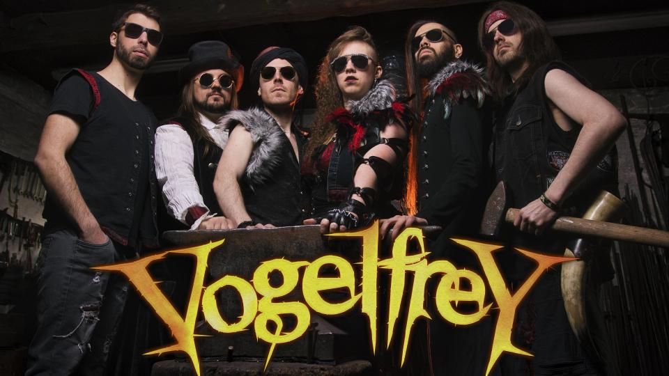 Ein absolutes Schwergewicht und Topact ist am Samstagabend die Band "Vogelfrey" aus Hamburg, die Mittelalter-Rock vom 
Feinsten bietet: „Metallisch hart und doch voll folkiger Spielfreude “. Bild: Sebastian Speetzen