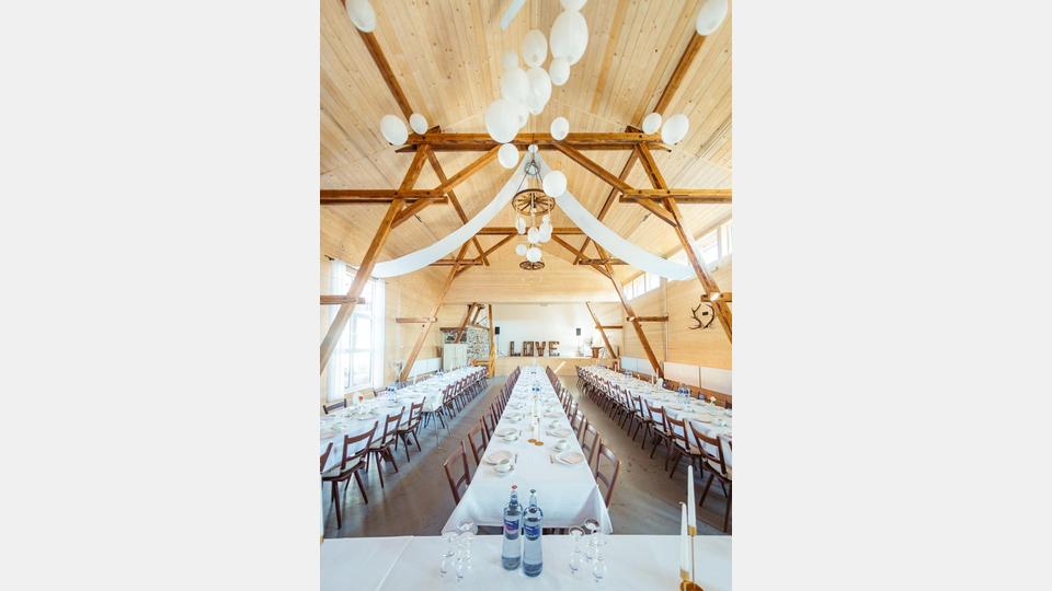 Der Eventstodl kann nach Herzenslust dekoriert und gestaltet werden. Bild: exb