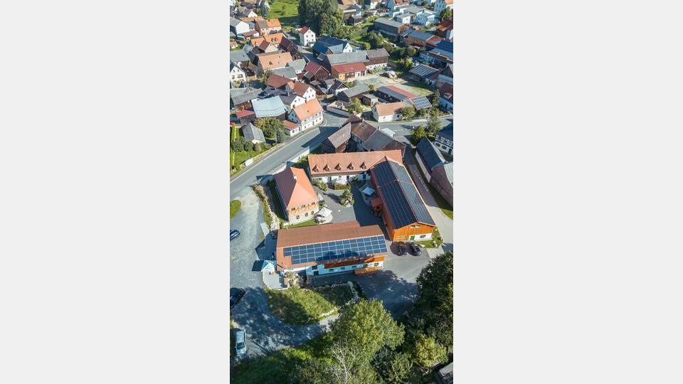 Der Mühlenhof von Oben mit traumhaften Innenhof! Bild: exb