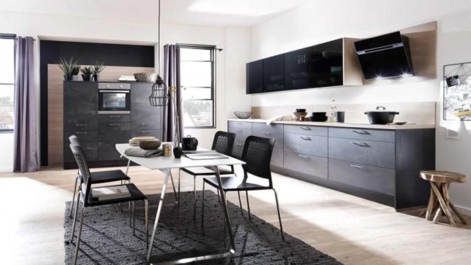 Eine moderne Einbauküche in Betonoptik. Bild: exb