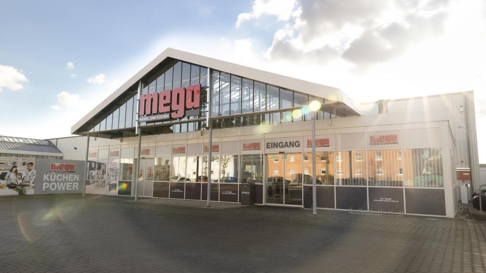 In den mega-möbel Filialen in Weiden, Schwandorf oder online regional einkaufen. Bild: Thomas Scheck