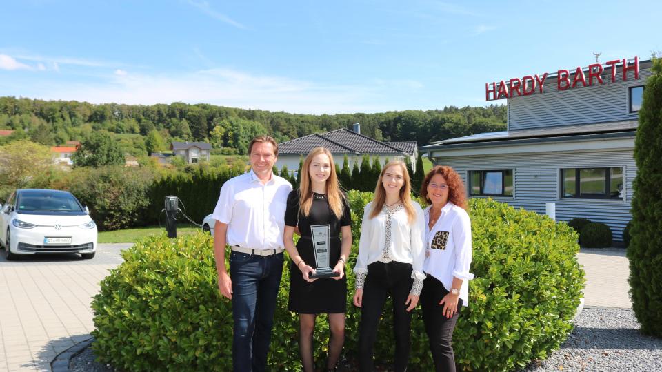 Hardy Barth hat zusammen mit seiner Familie und seinem Team eine beeindruckende Unternehmensentwicklung auf die Beine gestellt. Jetzt wird das 25-jährige des Unternehmens gefeiert. Bild: exb