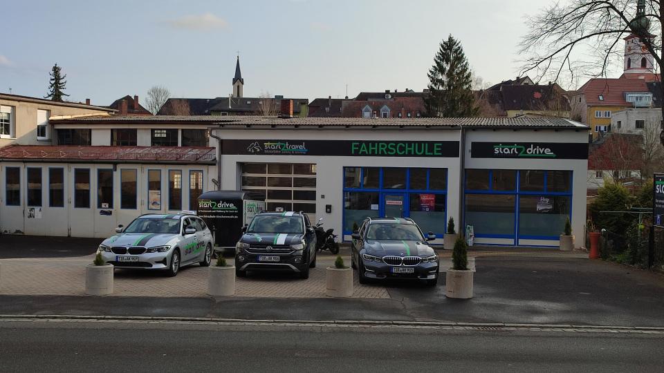 Die Start2drive-Fahrschule gibt es an mehreren Standorten: Tirschenreuth (Bild), Plößberg, Windischeschenbach und Flossenbürg. Bild: exb