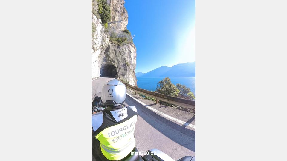 Die Fahrschule Start2drive organisiert neben der Führerscheinausbildung auch geführte Motorradtouren. Bild: exb