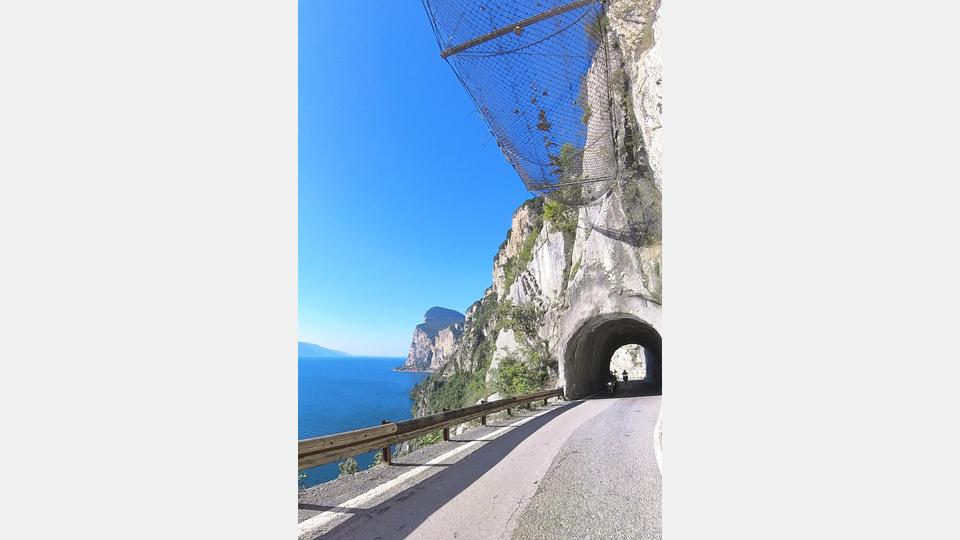 Die Fahrschule Start2drive organisiert neben der Führerscheinausbildung auch geführte Motorradtouren. Bild: exb