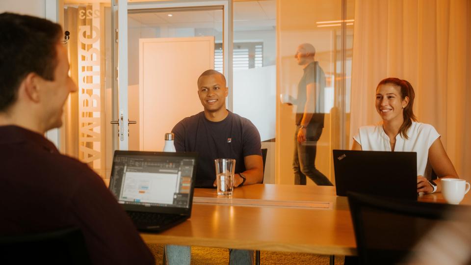 Wir bieten attraktive Karrierechancen in der Oberpfalz! Bild: cbs/Tobias Ade