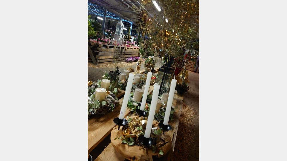 Im Gwäxhaus Schinner findet von 21. bis 23. November das Lichterfest 2025 statt. Bild: Schinner Gartenbau Floristik