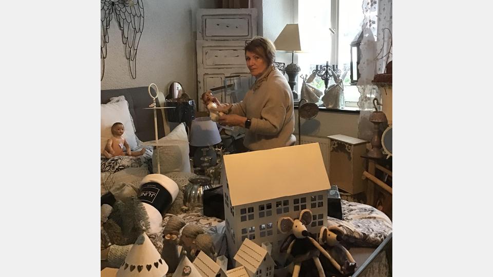 Im Kemnather Altstadtladl findet sich für jeden besonderen Anlass das passende Stück. Bild: exb