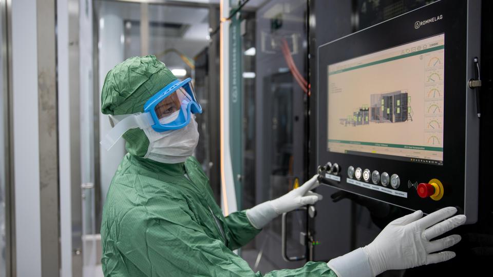 Ein Arbeitstag von Kerstin Bruckner bei Pharma Stulln Bild: Sara Neidhardt