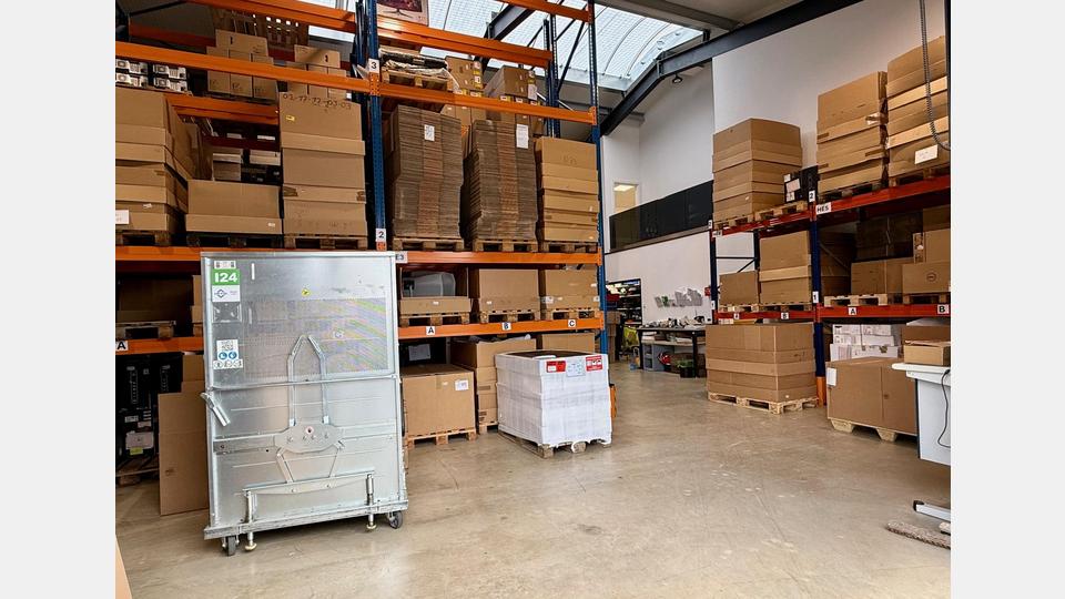 Wer in Amberg und Umgebung zuverlässige und preiswerte IT sucht – ob für Schule, Studium, Homeoffice oder Büro – findet bei Laptop-Markt, betrieben von der Brese GmbH, eine überzeugende Alternative zur Neuware. Bild: exb