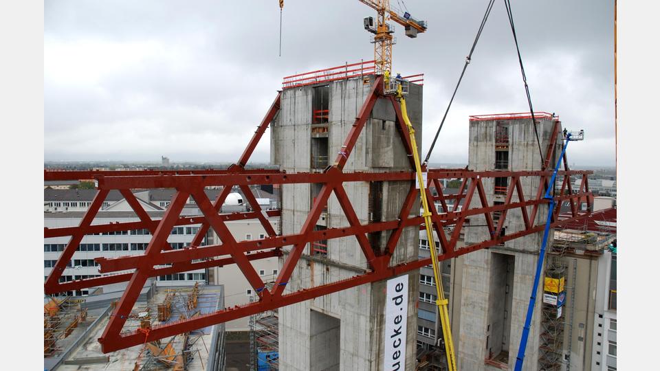 Die Lochner Stahlbaumontagen GmbH realisiert anspruchsvolle Projekte – von klassischen Hallenkonstruktionen bis hin zu komplexen Stahltragwerken. Bild: Lochner Stahlbaumontagen GmbH