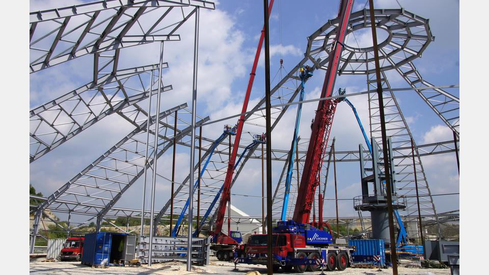 Die Lochner Stahlbaumontagen GmbH realisiert anspruchsvolle Projekte – von klassischen Hallenkonstruktionen bis hin zu komplexen Stahltragwerken. Bild: Lochner Stahlbaumontagen GmbH