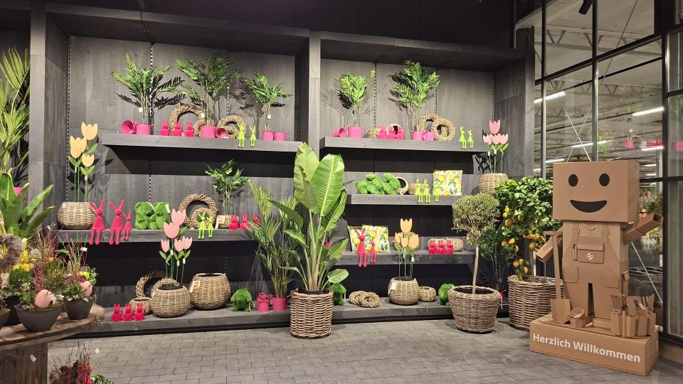 Auf rund 4800 Quadratmetern Verkaufsfläche werden den Kunden im neuen Gartenmarkt der Gärtnerei Steinhilber eine große Auswahl an Pflanzen und Gartenzubehör angeboten. Bild: prh