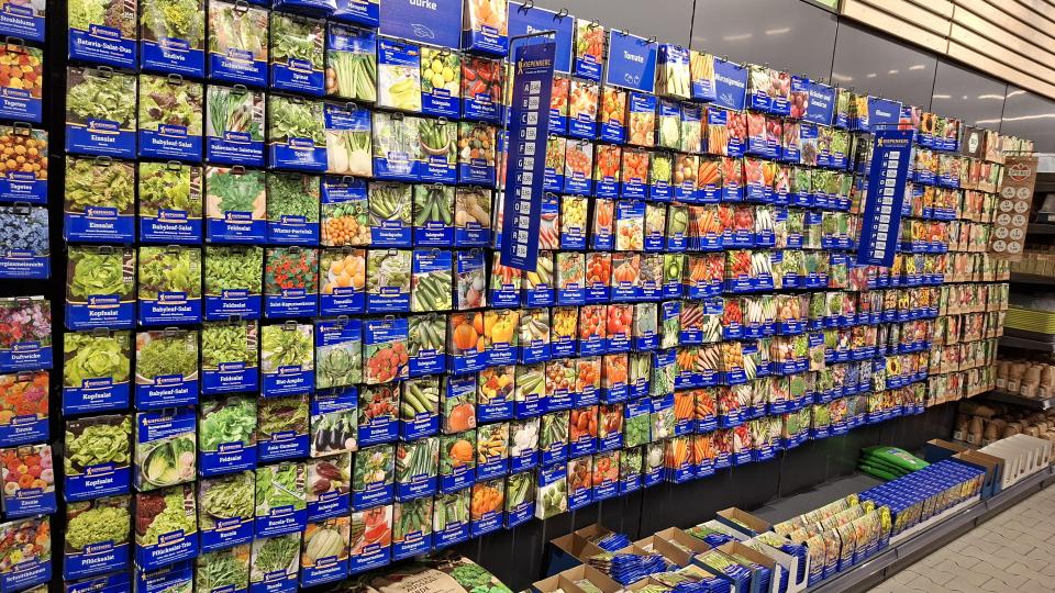 Auf rund 4800 Quadratmetern Verkaufsfläche werden den Kunden im neuen Gartenmarkt der Gärtnerei Steinhilber eine große Auswahl an Pflanzen und Gartenzubehör angeboten. Bild: prh