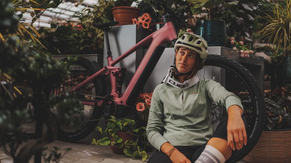 Bereit fürs nächste Abenteuer: Stylisches CUBE E-Bike trifft auf pure Fahrleidenschaft. Bild: Multicycle GmbH