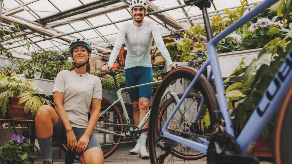 Bereit fürs nächste Abenteuer: Stylisches CUBE E-Bike trifft auf pure Fahrleidenschaft. Bild: Multicycle GmbH