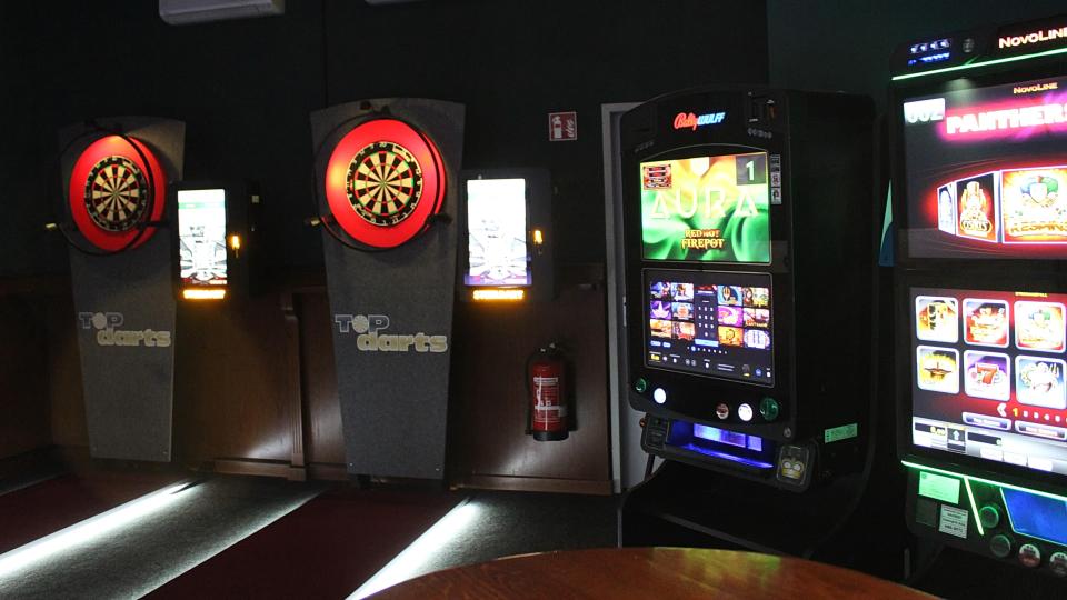 Seit Neuestem gibt es hier Steel Darts mit elektronischen Zählsystem und Online-Anbindung. Bild: Evi Wagner