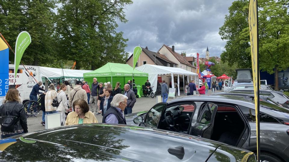 Auch draußen vor der Halle können die Besucher viel Interessantes sehen und erleben. Bild: aub