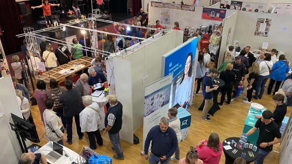 Kontakte knüpfen und jede Menge Infos mitnehmen: Die Messe verspricht viel Abwechslung. Bild: aub
