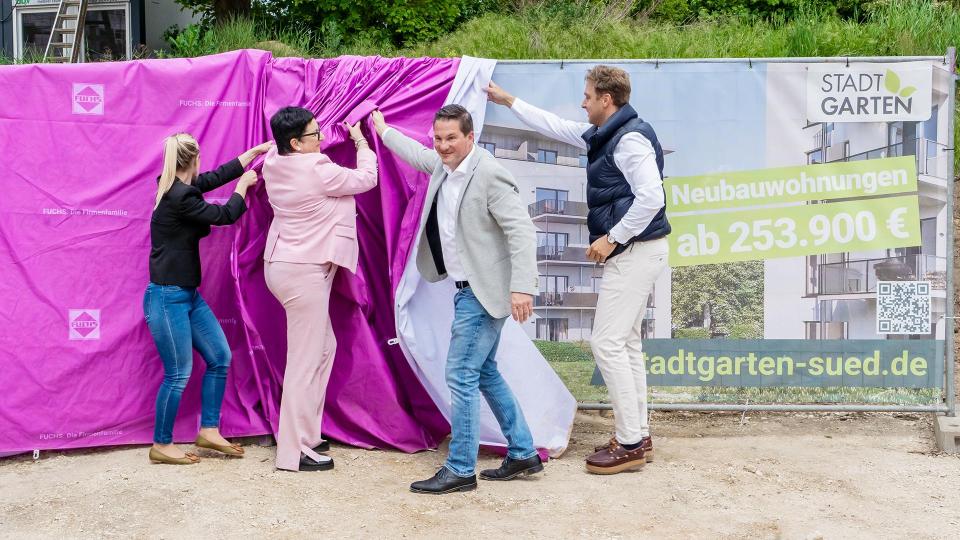 Stadtgarten Süd: Enthüllung des Bauzaunbanners. Bild: FUCHS &amp; Söhne Service GmbH