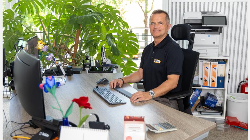 Albert Pöllath führt das Familienunternehmen in dritter Generation. Unter seiner Leitung entwickelte sich die Firma vom klassischen Fertigungsbetrieb zu einem modernen Handels-, Montage- und Serviceunternehmen mit konsequenter Ausrichtung auf Digitalisierung und Kundenzufriedenheit. Bild: Roland Wellenhoefer