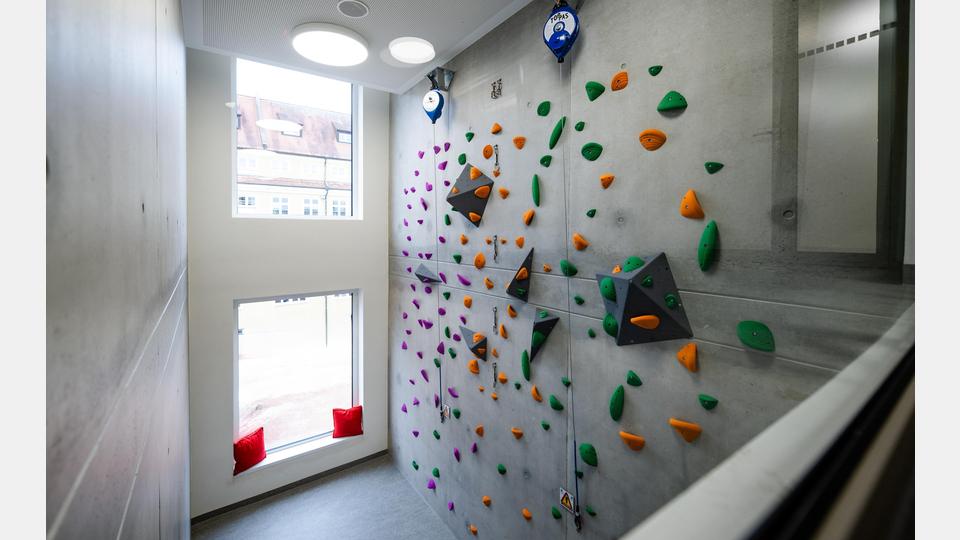 Die Kletterhalle in der Klinik der Kinder- und Jugendpsychiatrie Weiden. Bild: Frank Hübler