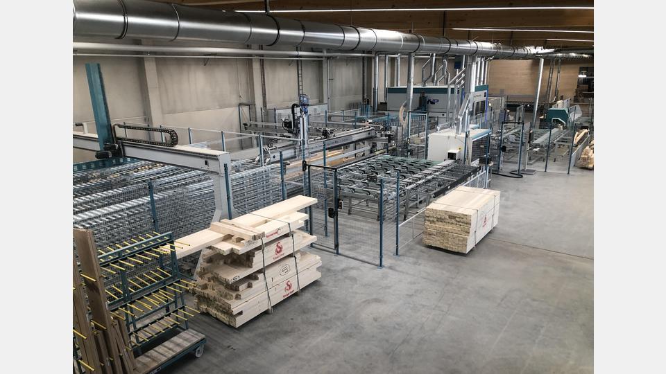 Die Produktionsstätte wirkt menschenleer. Alles geschieht vollautomatisch. Bild: Werner Robl