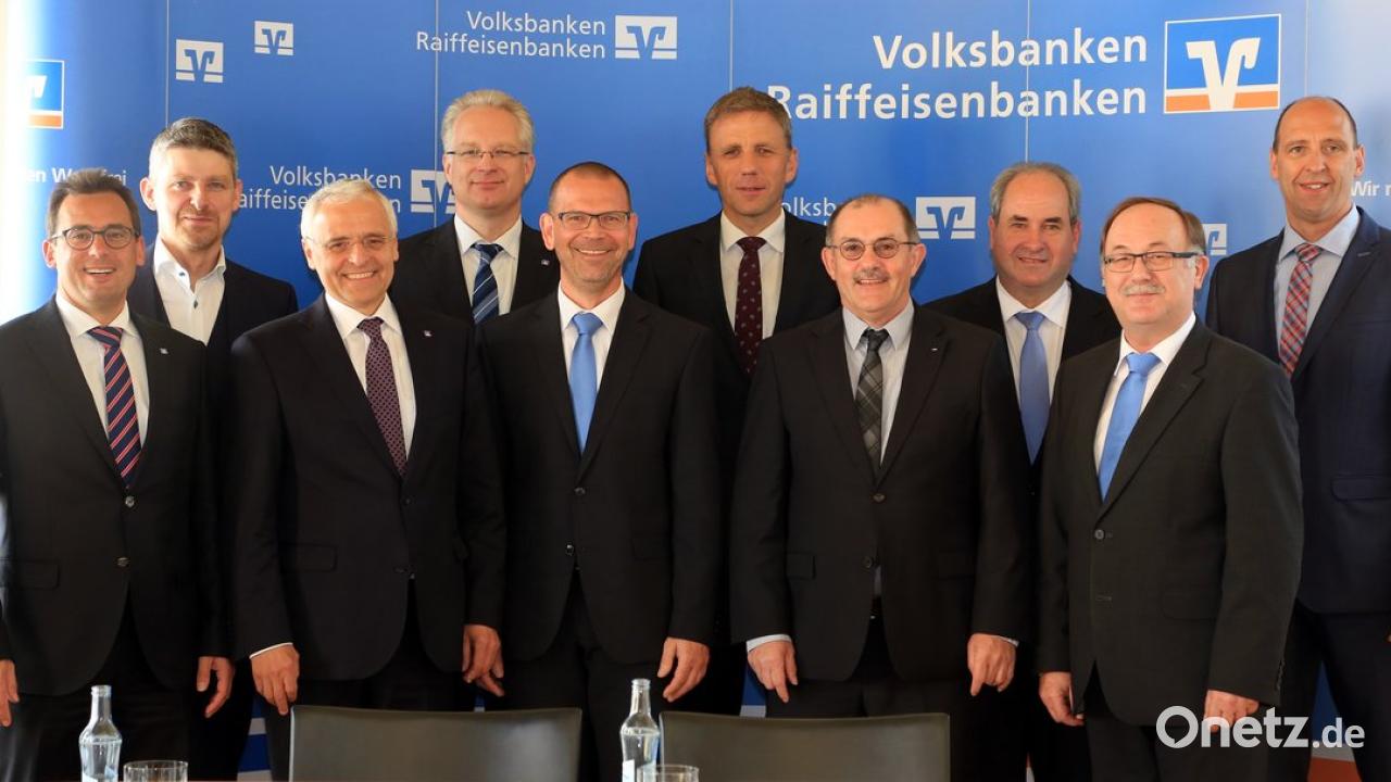 Größte Volks und Raiffeisenbank in der Oberpfalz Drei regionale Banken wollen die Fusion Größte Volks und Raiffeisenbank in der Oberpfalz Drei regionale Banken wollen die Fusion