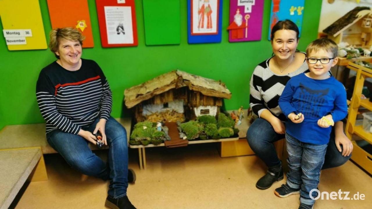Eslarner Familie spendet Krippe an Kindergarten | Onetz