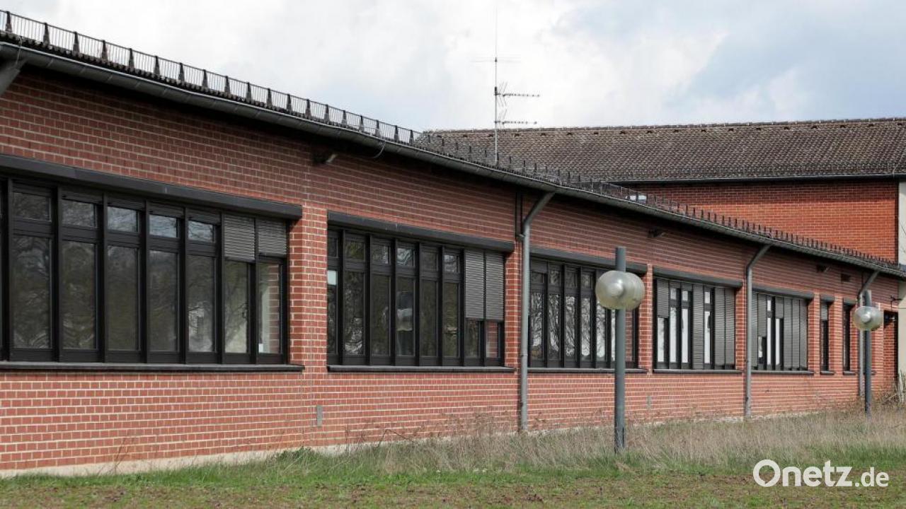 Übergangswohnen in Kennedyschule und Containerdorf Impfzentrum Amberg