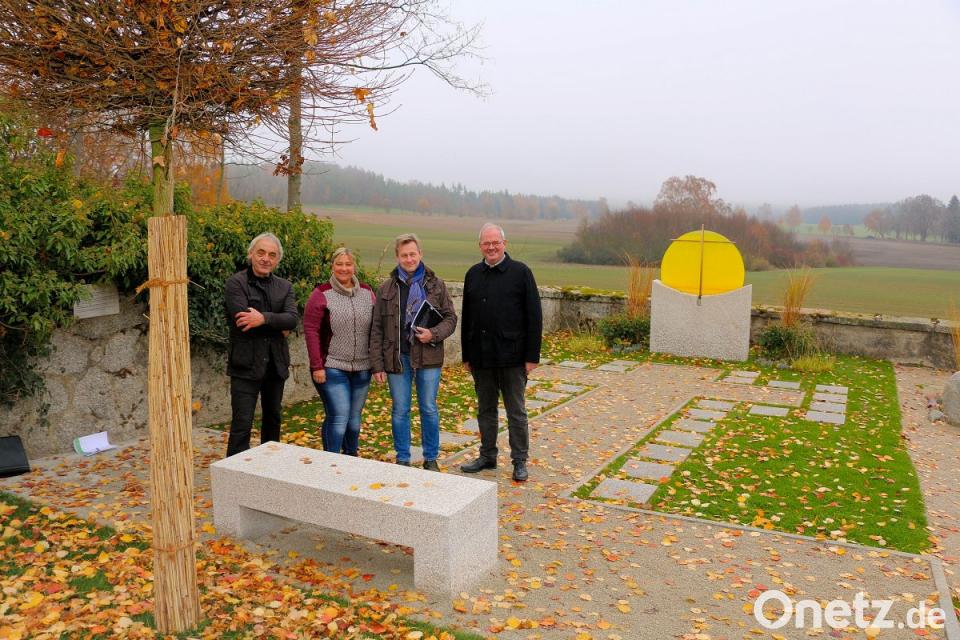 Im Friedhof Geht Die Sonne Auf Onetz