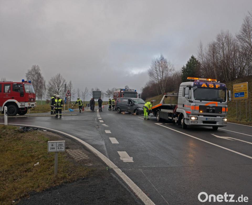Lkw Fahrer Ubersieht Kleintransporter Onetz