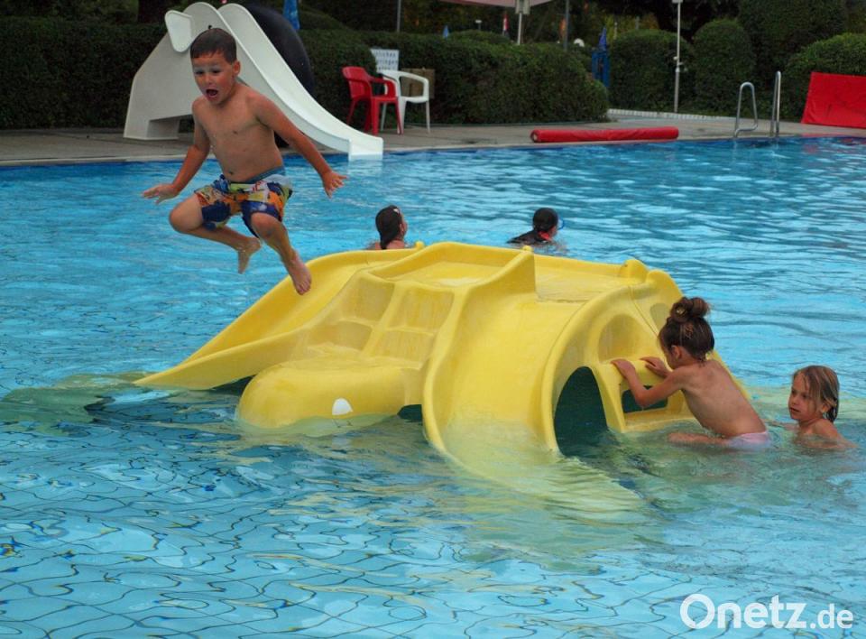 Rieden Macht Im Freibad Die Nacht Zum Tag Onetz