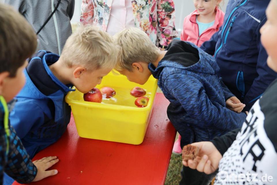 Einweihung Mit Wienern Und Muffins Onetz