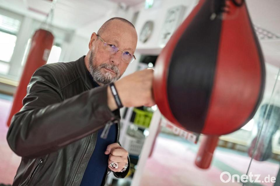 24+ Tyson Kampf Background