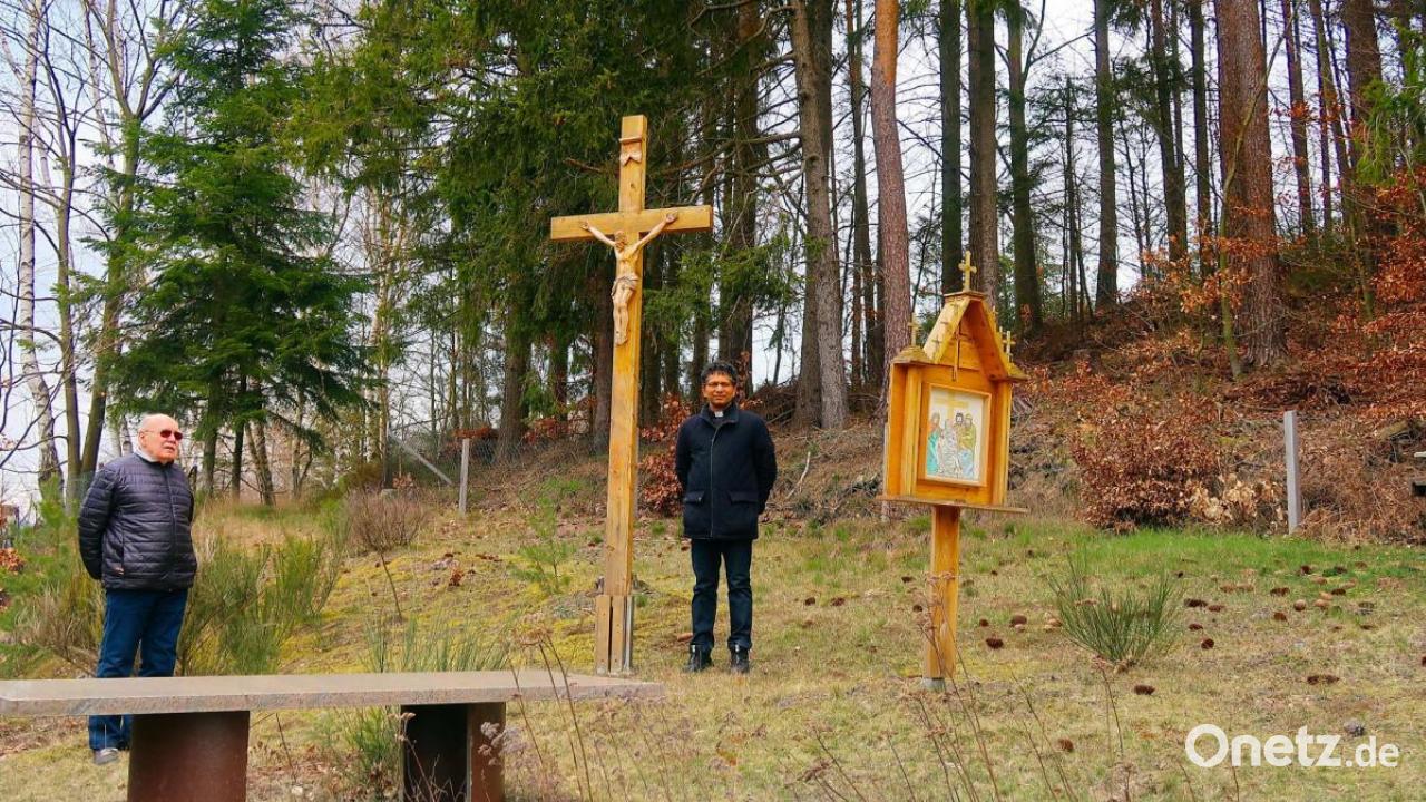 Ein Kreuzweg im Garten | Onetz