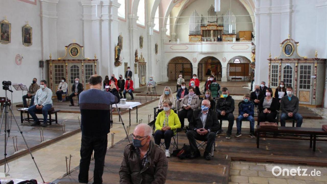 Mit dem Küchenstuhl zum Gottesdienst | Onetz