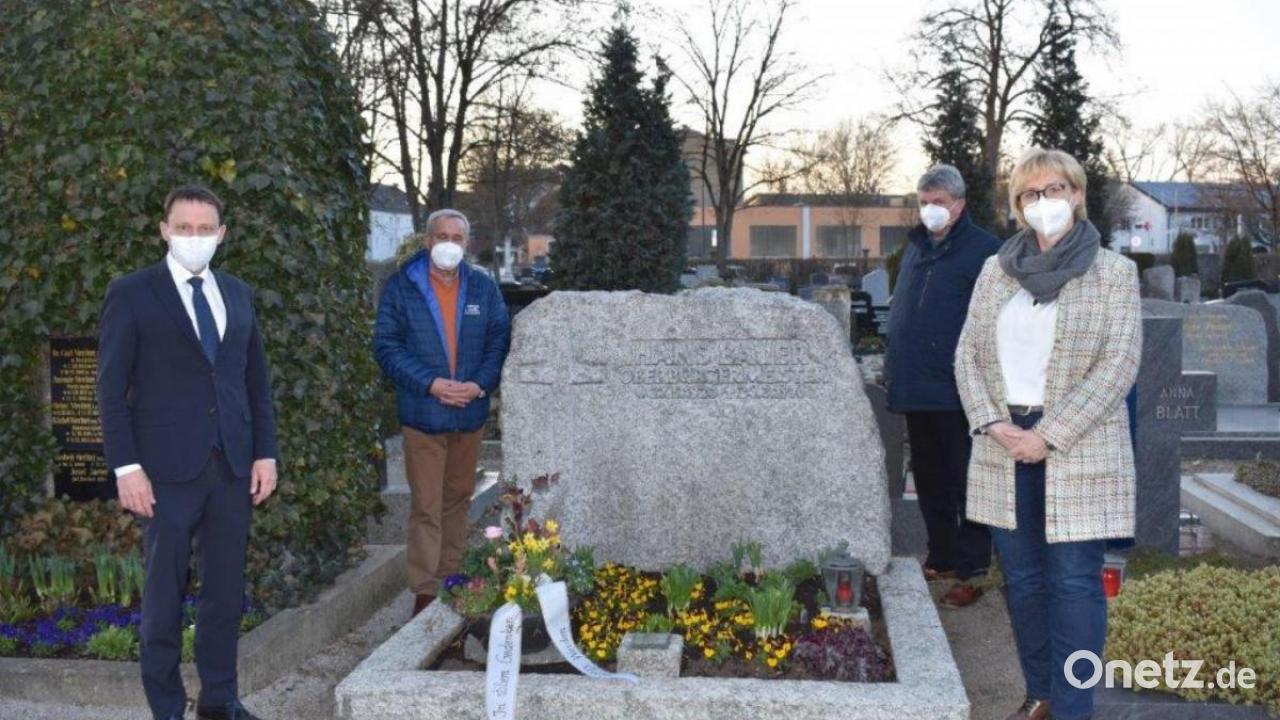 Pionier Und Visionar Spd Stadtverband Am Grab Von Hans Bauer Onetz